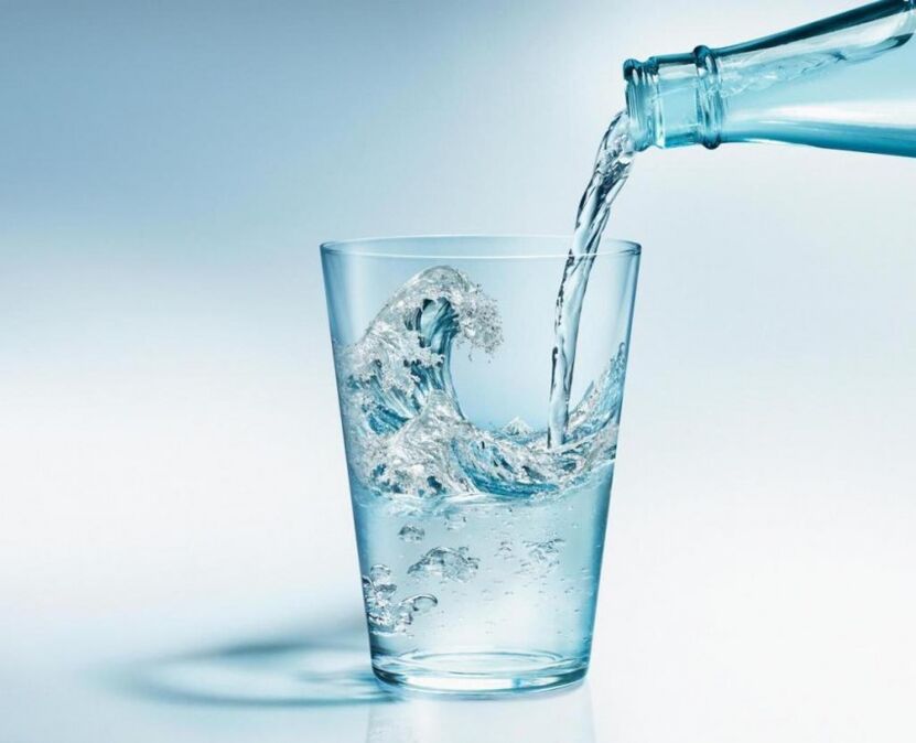 სასმელი დიეტის დროს თქვენ უნდა დალიოთ ბევრი სუფთა წყალი